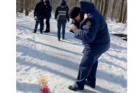 На месте происшествия обнаружили следы и изъяли значимые для расследования улики. 