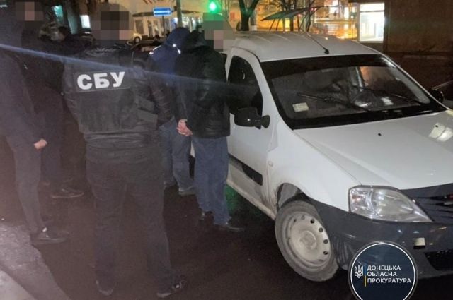 В Мариуполе на взятке в 40 тыс. гривен поймали сотрудников полиции