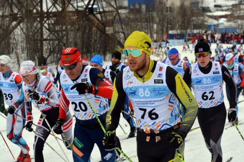 Во второй день прошёл массовый лыжный марафон классическим стилем на дистанциях 50 км и 25 км. 