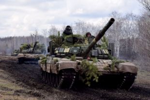 Украинские военные провели танковые учения на Донбассе