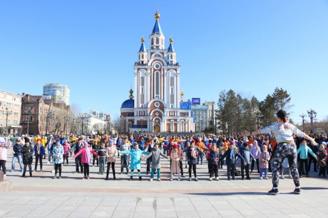 В Хабаровск возвращает спортивная акция «Зарядка для всех»