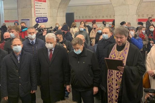 Вячеслав Макаров почтил память жертв теракта в петербургском метро