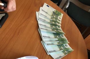 СБУ разоблачила группировку, которая сбывала фальшивые евро.