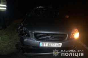 Во Львовской области легковушка насмерть сбила мужчину.