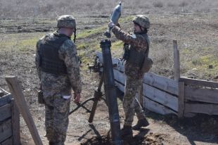 Украинские военные провели учения в районе ООС