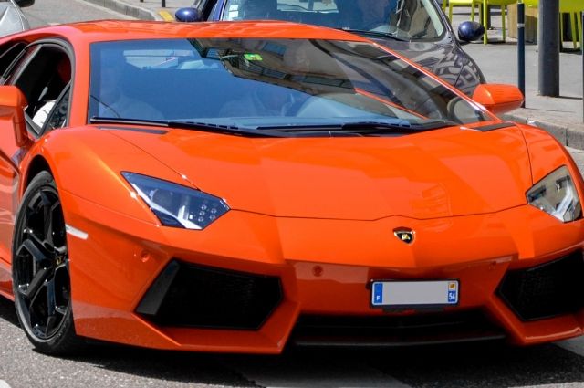 В ДТП в Сочи начинающий водитель разбил элитный автомобиль Lamborghini