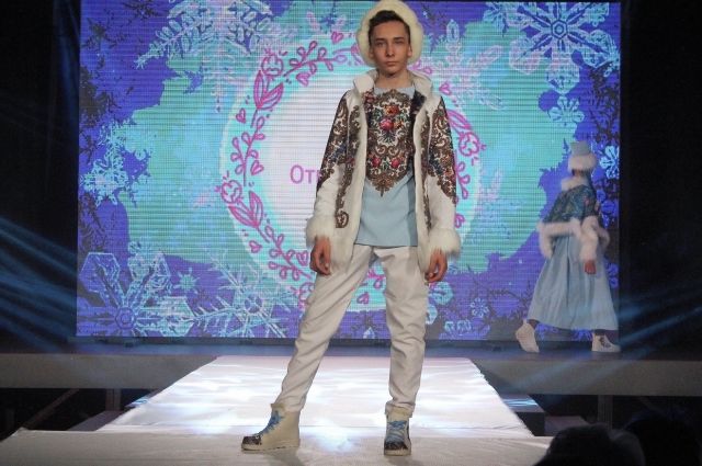 15-летний дизайнер из Байкальска создаёт коллекции одежды в русском стиле