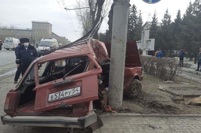 В ДТП с двумя погибшими в Новосибирске участвовал аварийный комиссар