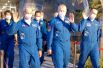 Члены основного экипажа МКС-65 астронавт НАСА Марк Ванде Хай, космонавты Роскосмоса Олег Новицкий и Пётр Дубров (слева направо).