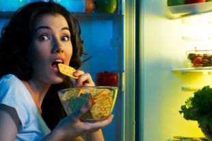 Ученые сообщили, что неправильное питание влияет на продуктивность человека