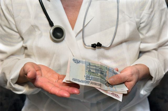 Ростовские медики пожаловались на задержку зарплаты