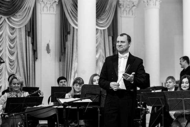Артём Белов: «Задача дирижёра – влюбить оркестрантов в произведение»