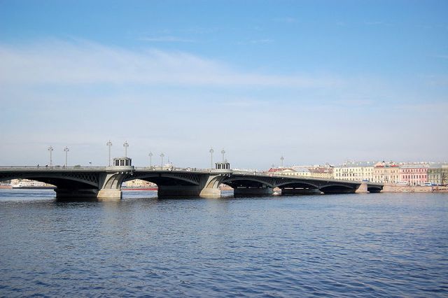 В Петербурге официально стартовал сезон развода мостов