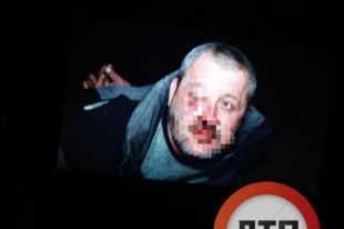 В Киеве прохожие задержали мужчину, который изнасиловал несовершеннолетнюю.