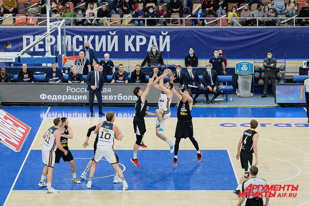 Баскетбольный матч «Парма» - «Нижний Новгород» в Перми.