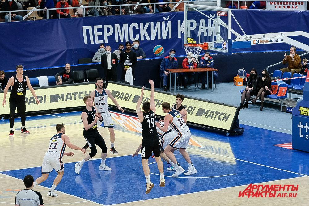 Баскетбольный матч «Парма» - «Нижний Новгород» в Перми.