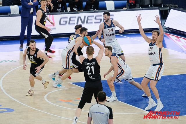 Баскетбольный матч «Парма» - «Нижний Новгород» в Перми. Фотолента