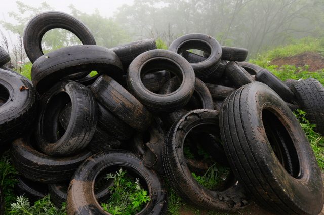 Во Владимирской области ликвидируют кладбище из 1500 автомобильных шин