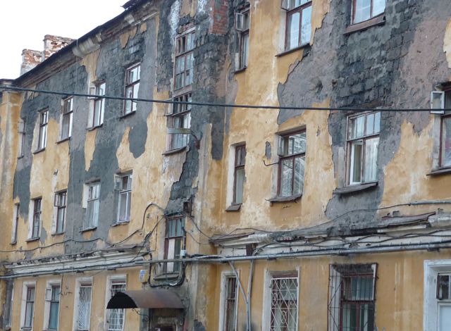 Березниковцам, в доме которых рухнул потолок, дали маневренное жильё