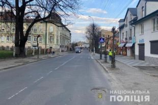 Во Львовской области пьяный водитель совершил наезд на пешехода.