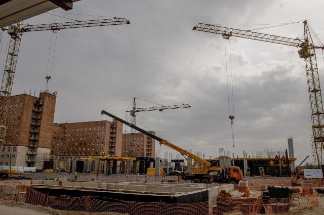 В Курске рабочие начали строить первый этаж инфекционного госпиталя