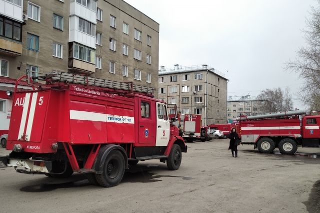 В Усть-Лабинске полицейские вывели пожилого мужчину из горящего дома
