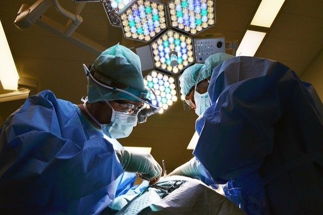 С помощью аппарата хирурги могут попасть в труднодоступные участки мозга