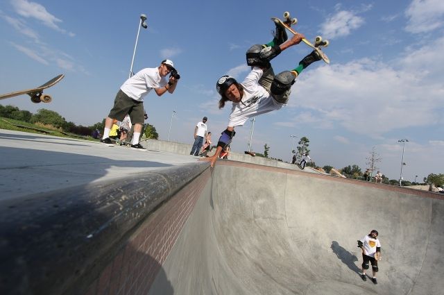 В Краснодаре в сквере Дружбы народов открыли новый скейт-парк