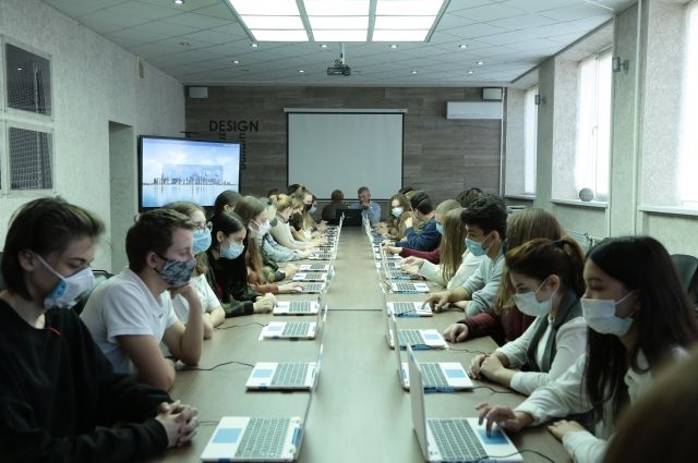 В школах и колледжах Саратовской области появятся новые компьютеры