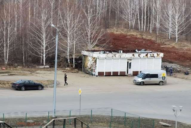 Киоск на Северо-западе Челябинска демонтируют после жалоб жителей