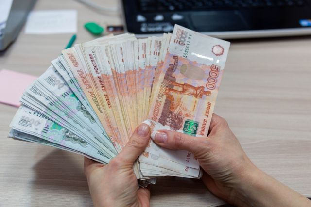 Сотруднице почты, укравшей у компании 860 тысяч рублей, вынесли приговор