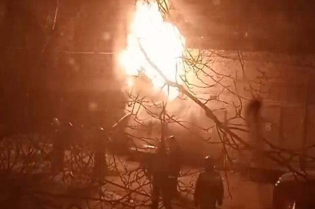Пожар на трансформаторе оставил без света несколько домов в Новосибирске