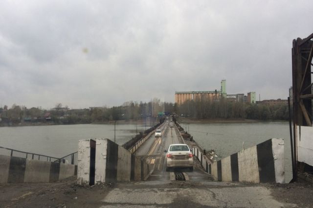 В Архангельске временно закрыт понтонный мост на Сульфате