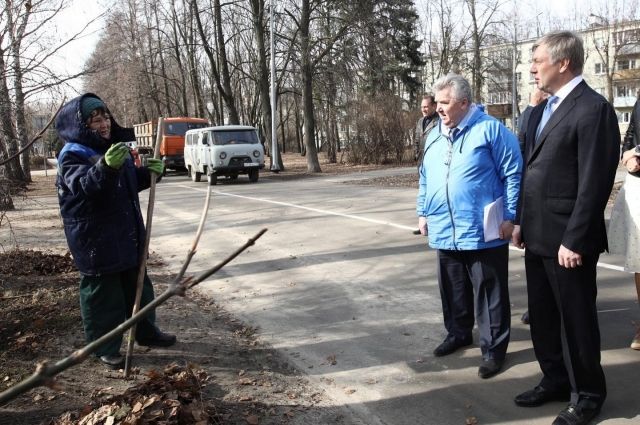 Ульяновским чиновникам влетело от Русских за мусор и отсутствие урн