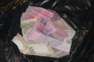 Чиновник Секретариата Кабмина пойдет под суд за взятку в 2,5 млн гривен
