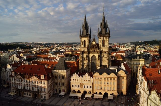 Власти Праги потребовали от посольства РФ освободить полгектара земли
