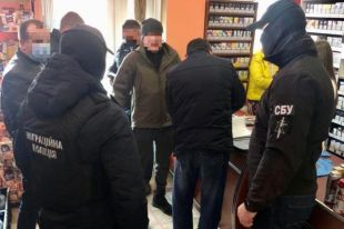 В Закарпатской области мужчина удерживал в плену трех иностранцев