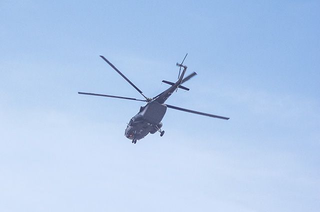 В небе над Омском заметили военные вертолёты