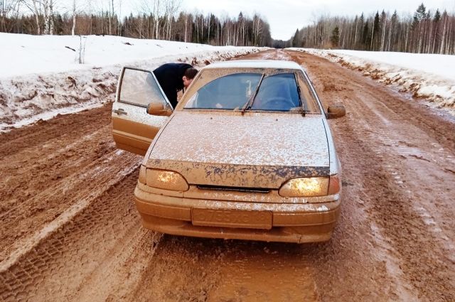 В Алтайском крае на одной из затопленных дорог возобновили движение