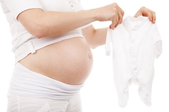 Женщина была уволена на шестом месяце беременности, хотя это запрещено по законодательству
