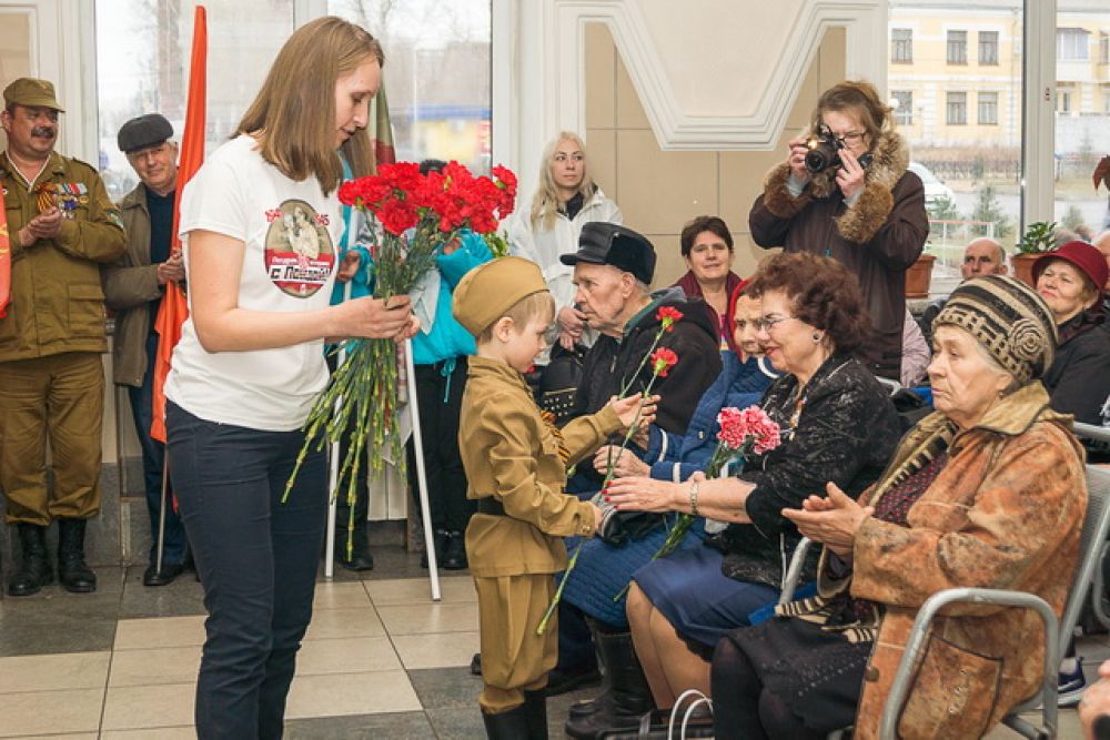 Куда ветераны. Ветераны Победы. Поздравляем ветеранов. Поздравительная ветерану. Помним ветеранов.