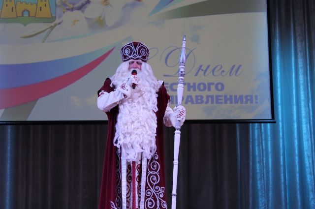 Свой театр готов привезти Дед Мороз в Порхов