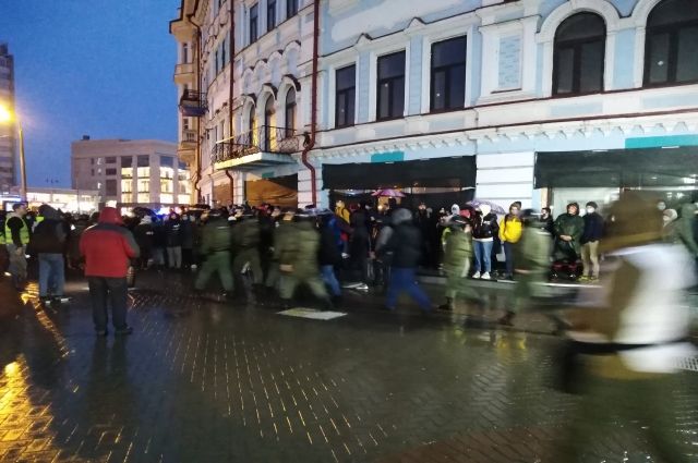 В Казани на несогласованный митинг пришли около 200 человек