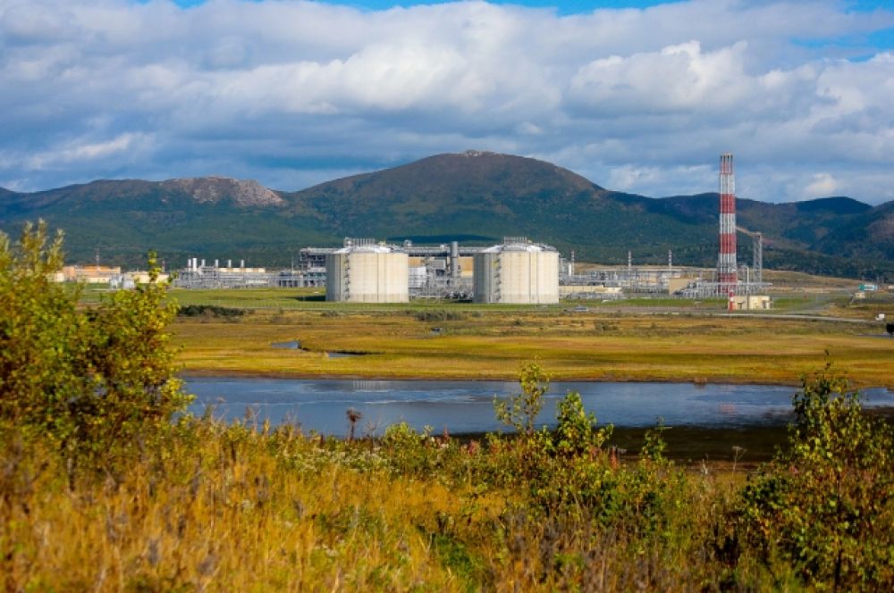 Крупнейший в России завод по сжижению природного газа в пос. Пригородное