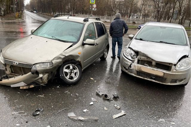 В Тольятти водитель «Калины» не поделил дорогу с Fiat