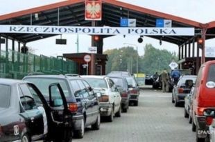 На границе с Польшей образовалась очередь из 430 автомобилей.