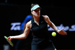 Свитолина вышла в четвертьфинал турнира в Штутгарте