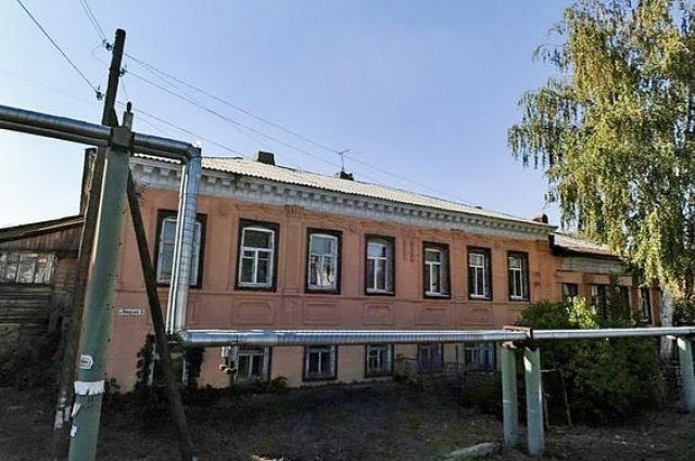 В Оренбурге снесли два аварийных дома на Яицкой, построенных еще до революции.