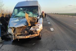 В Одесской области маршрутка столкнулась с фурой: пять человек пострадали