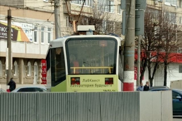 В Железнодорожном районе Ульяновска трамвай врезался в столб